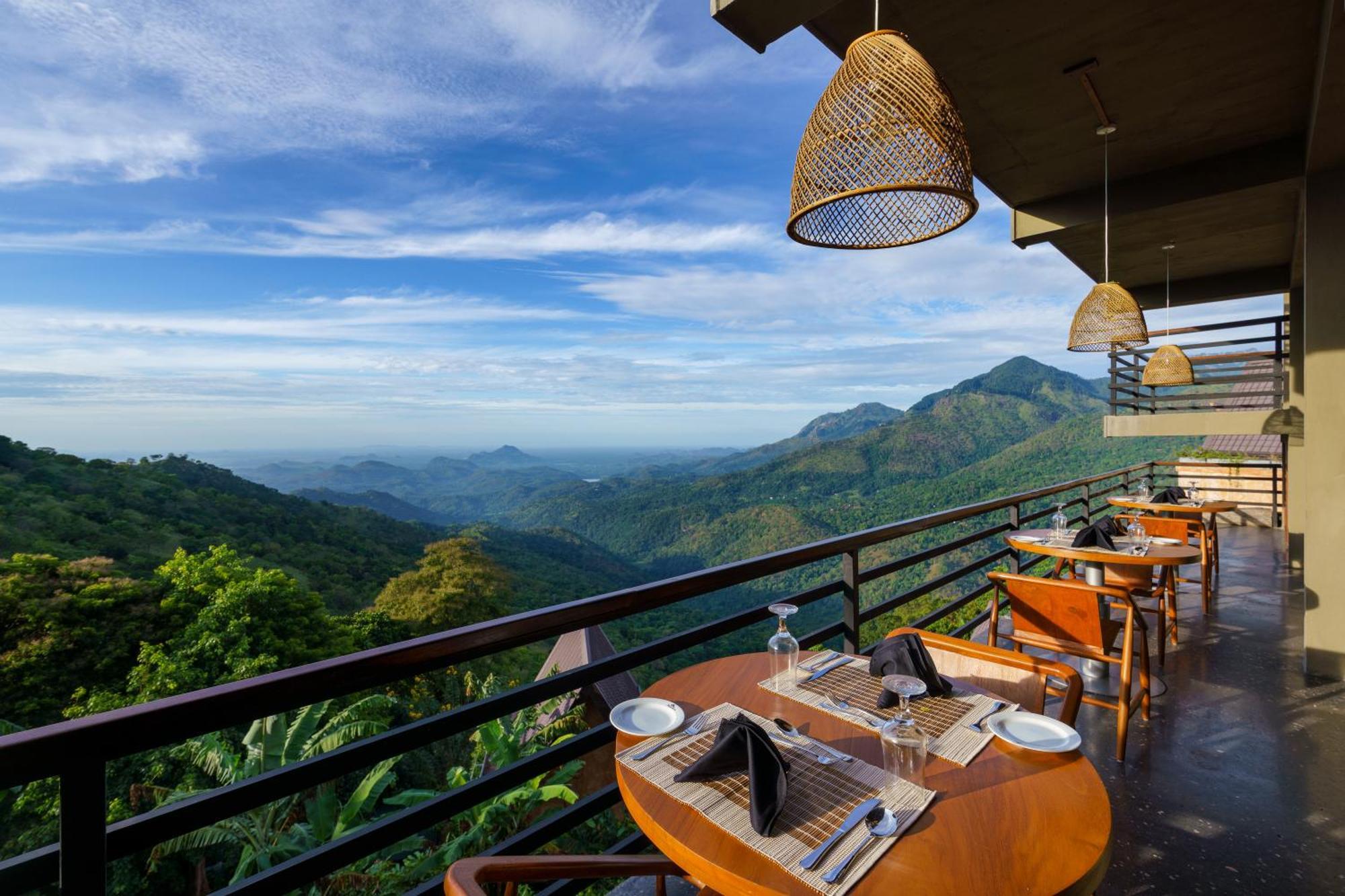 Majentra Ella Hotel Bagian luar foto