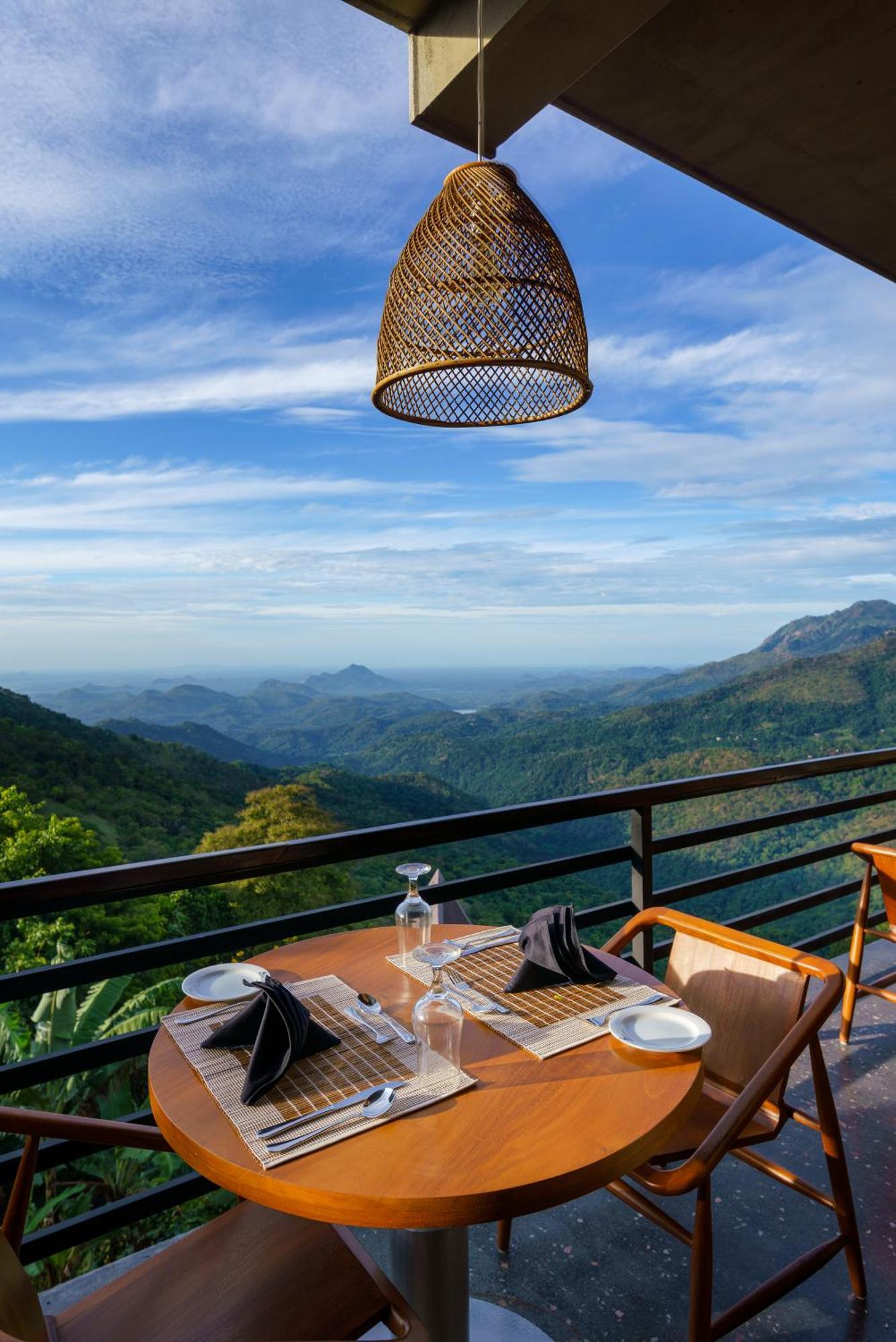 Majentra Ella Hotel Bagian luar foto