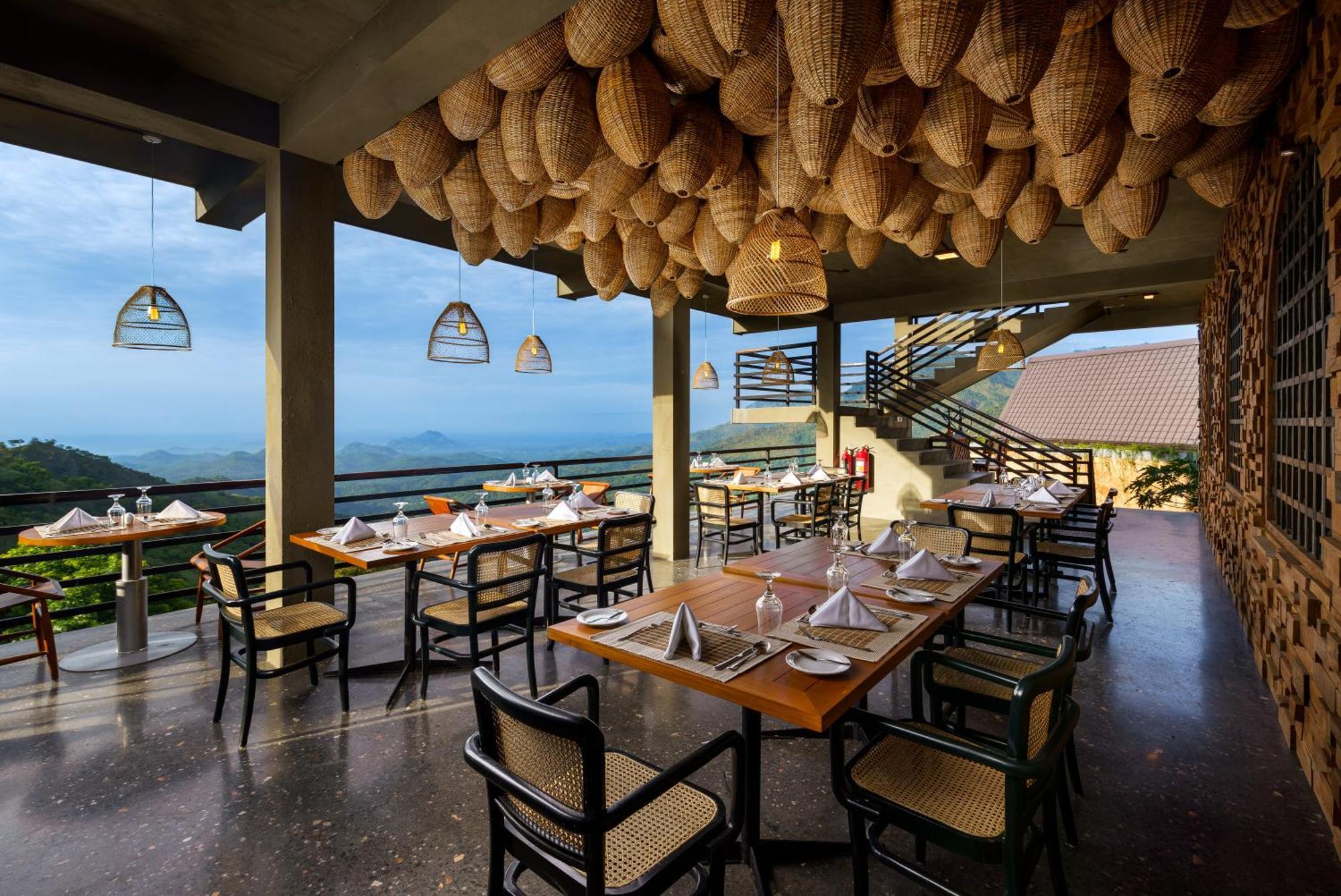 Majentra Ella Hotel Bagian luar foto